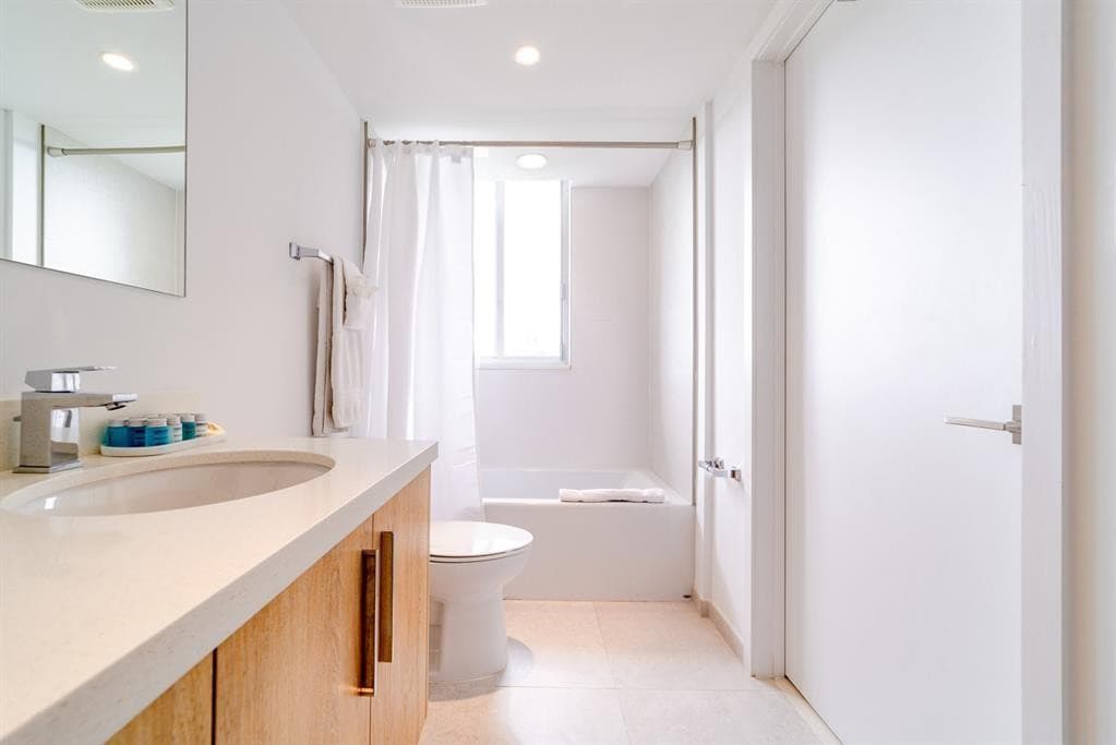 1100 100th Street 502, Bay Harbor Islands, FL 33154, Unit 502 - Photo 4